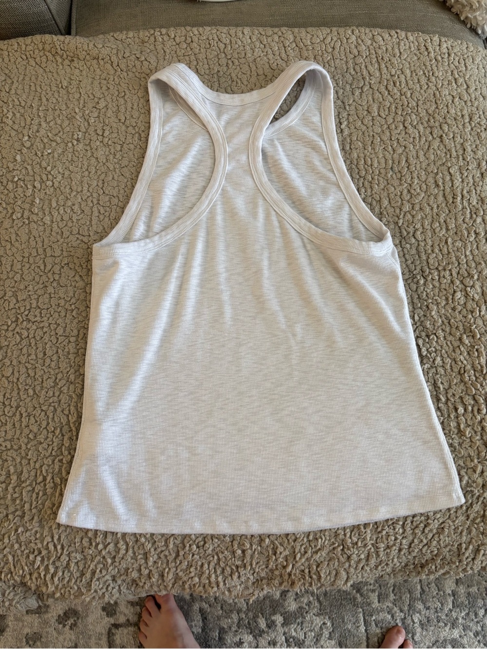 Vuori White Ribbed Racerback Tank Top - Picture 2 of 4